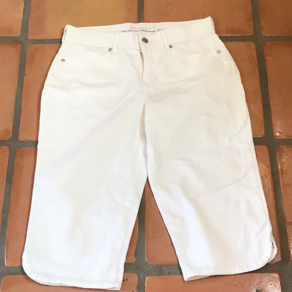 Gloria Vanderbilt All Around Slimming Effect Straight Leg Capris White Size 8